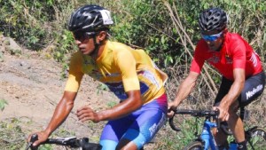 Venezolano Roniel Campos revalida su corona en la Vuelta al Táchira