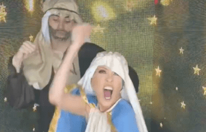 Cantante mexicana Yuri fue criticada por bailar disfrazada de Virgen María (VIDEO)