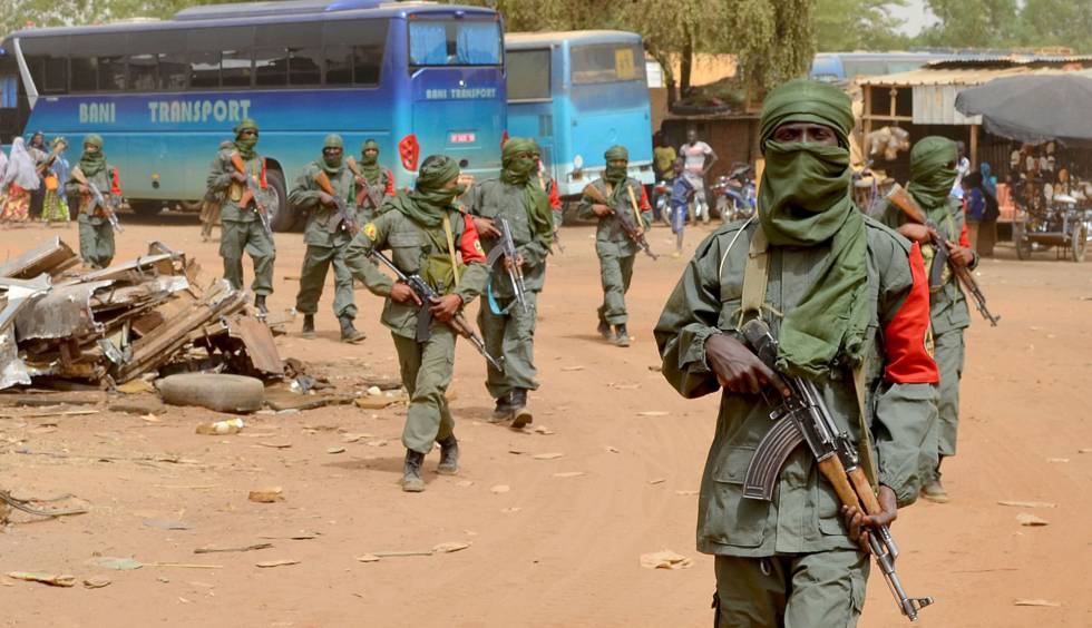 Francia apunta a “decapitar” a grupos cercanos a Al Qaida en región africana de Sahel