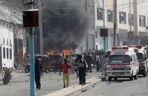 Tres muertos y ocho heridos en explosión de coche bomba en Somalia