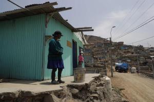 Las crueles paradojas del agua en la desértica capital del Perú