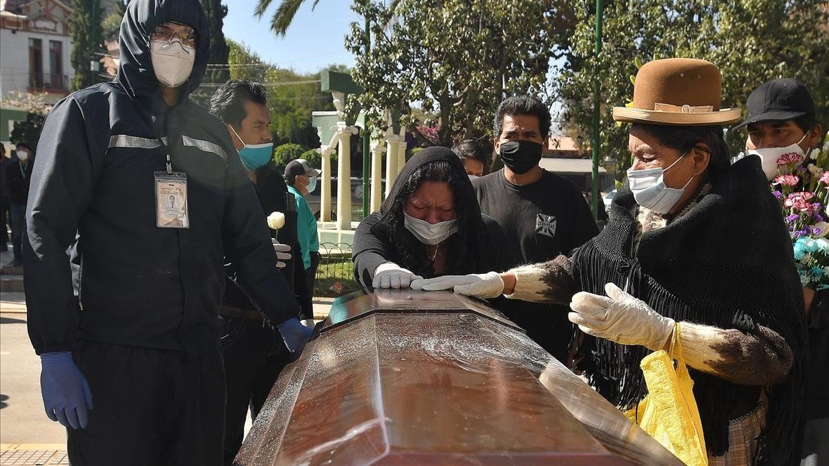 Cementerios y funerarias colapsan en Bolivia por aumento de muertes por Covid-19