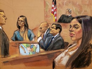 Juez de EEUU pospone a noviembre sentencia de la esposa del exjefe narco “El Chapo” Guzmán