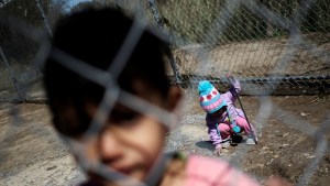 Más de 700 niños permanecían detenidos en la frontera entre México y Estados Unidos
