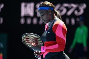 EN VIDEO: Serena Williams abandona una rueda de prensa entre lágrimas tras caer en semifinales del Abierto de Australia