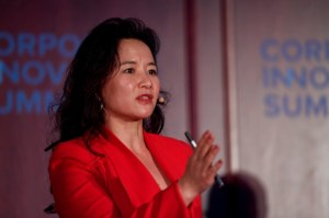 China confirma el arresto de periodista australiana sospechosa de espionaje