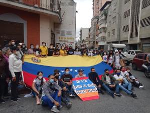 Estudiantes honran la memoria de los jóvenes caídos en la lucha contra la dictadura chavista #12Feb (VIDEO)