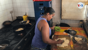En Venezuela la cocina callejera sobrevive en medio de la crisis y escasez