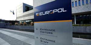 Más de 100 personas fueron detenidas por robo de 12 millones de euros a bancos de EEUU