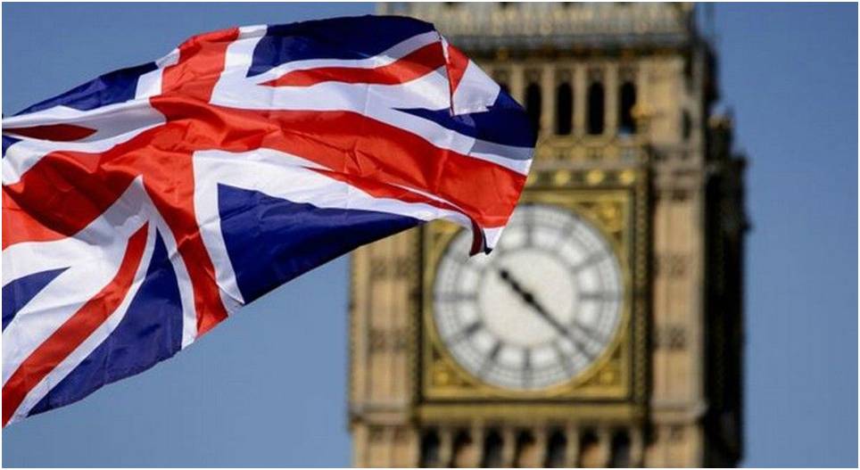 Gobierno británico anuncia medidas para “garantizar libertad de expresión” en universidades