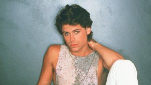 Rob Lowe, el mito erótico de los 80 que casi hunde su carrera por un video sexual con una adolescente y su adicción a las drogas