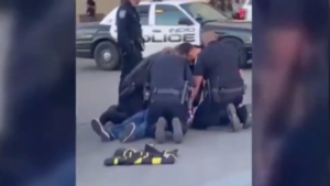 Conmoción en California por muerte de hispano sometido por la policía igual que George Floyd (Video)