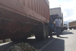 Gandolero murió en Carabobo mientras dormía en una hamaca bajo su vehículo (Video)