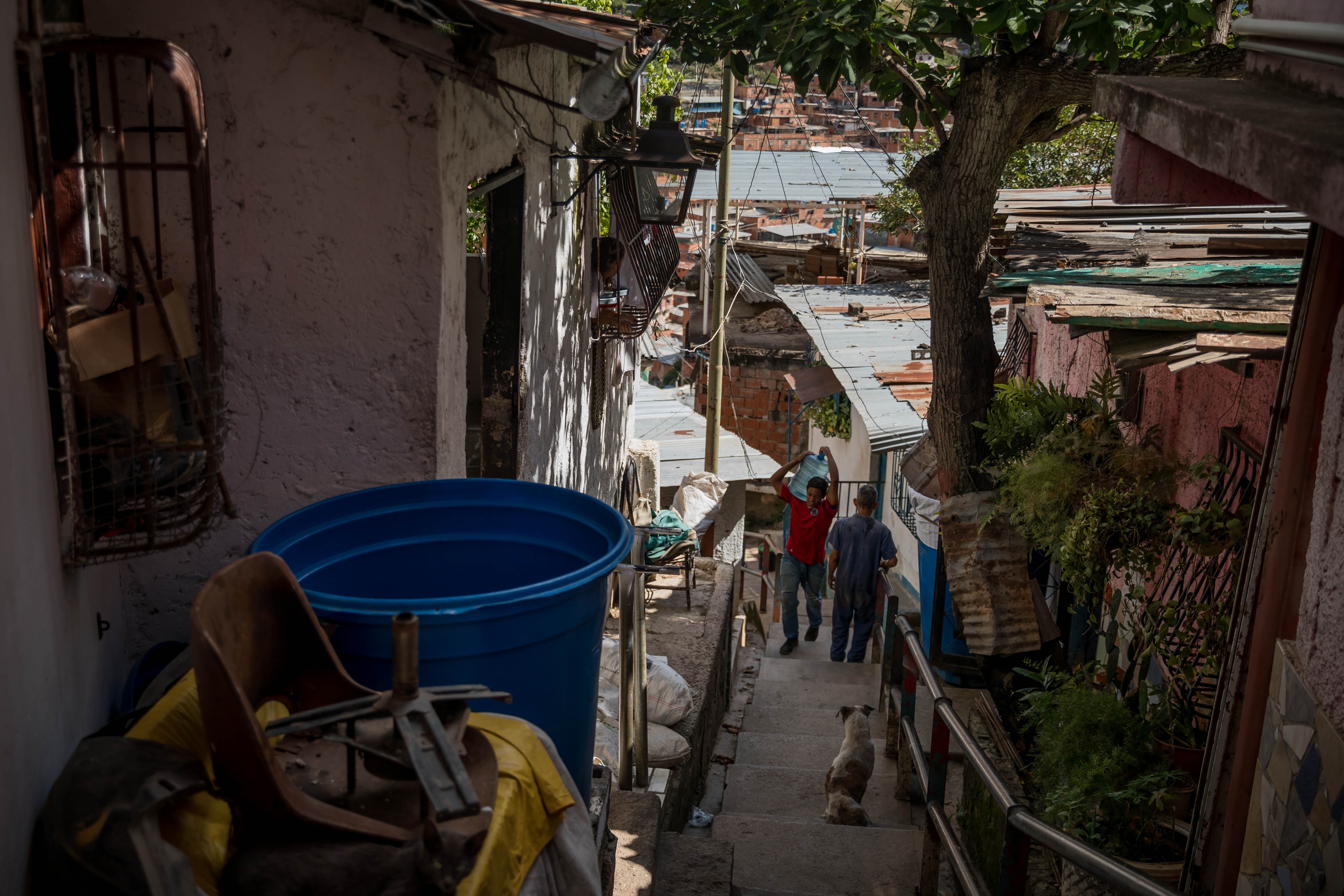 Cedice: 92% de los hogares en Venezuela no recibe agua en forma continua
