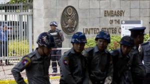 Embajada de EEUU en Birmania alerta de movimiento de tropas e interrupción de telecomunicaciones
