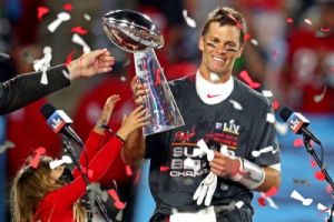 Tom Brady recibió el quinto MVP de un Super Bowl de su carrera