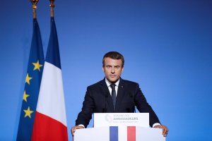 Macron asegura a la OMS el apoyo francés para acelerar la vacunación global