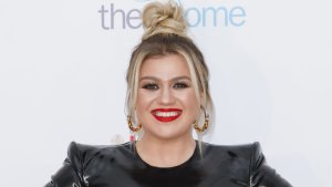 Mientras se divorciaba: Kelly Clarkson escribió 60 canciones