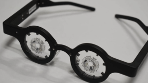 Sacaron a la venta los anteojos japoneses que prometen corregir la miopía sin cirugía