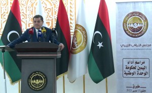 El jefe del gobierno de transición en Libia jura su cargo