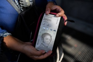 Venezolanos rechazan el último aumento salarial de Maduro (Encuesta La Patilla)
