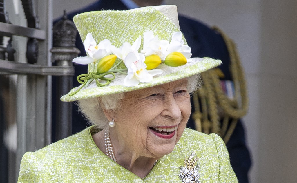 La reina Isabel II se declaró encantada con el nacimiento de su bisnieta