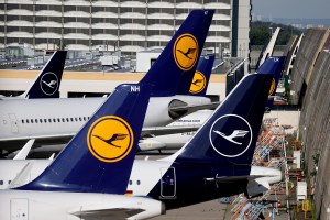 Lufthansa registra pérdida récord en 2020 debido a pandemia