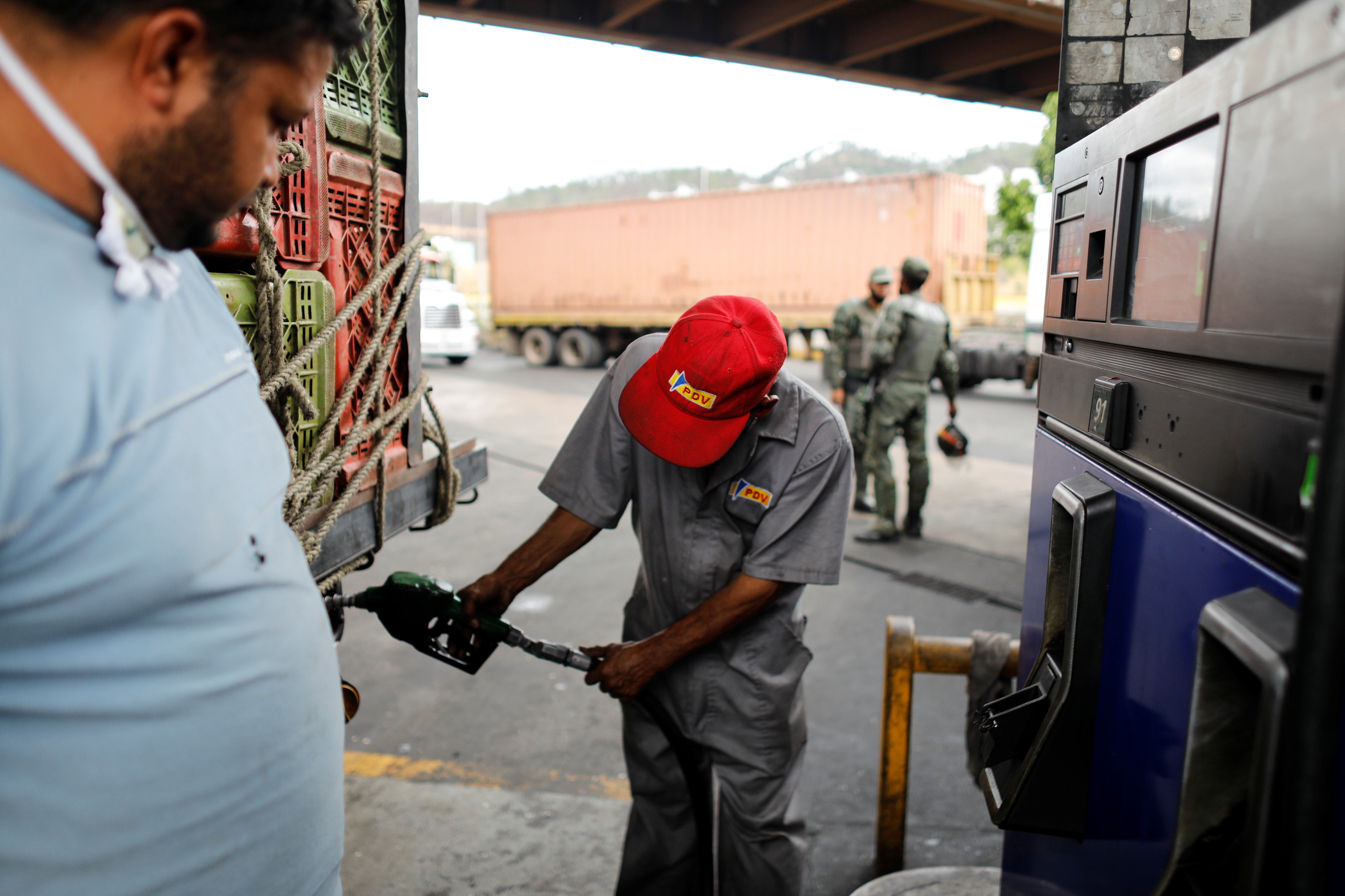 El País: Escasez de diésel paraliza una vez más a Venezuela