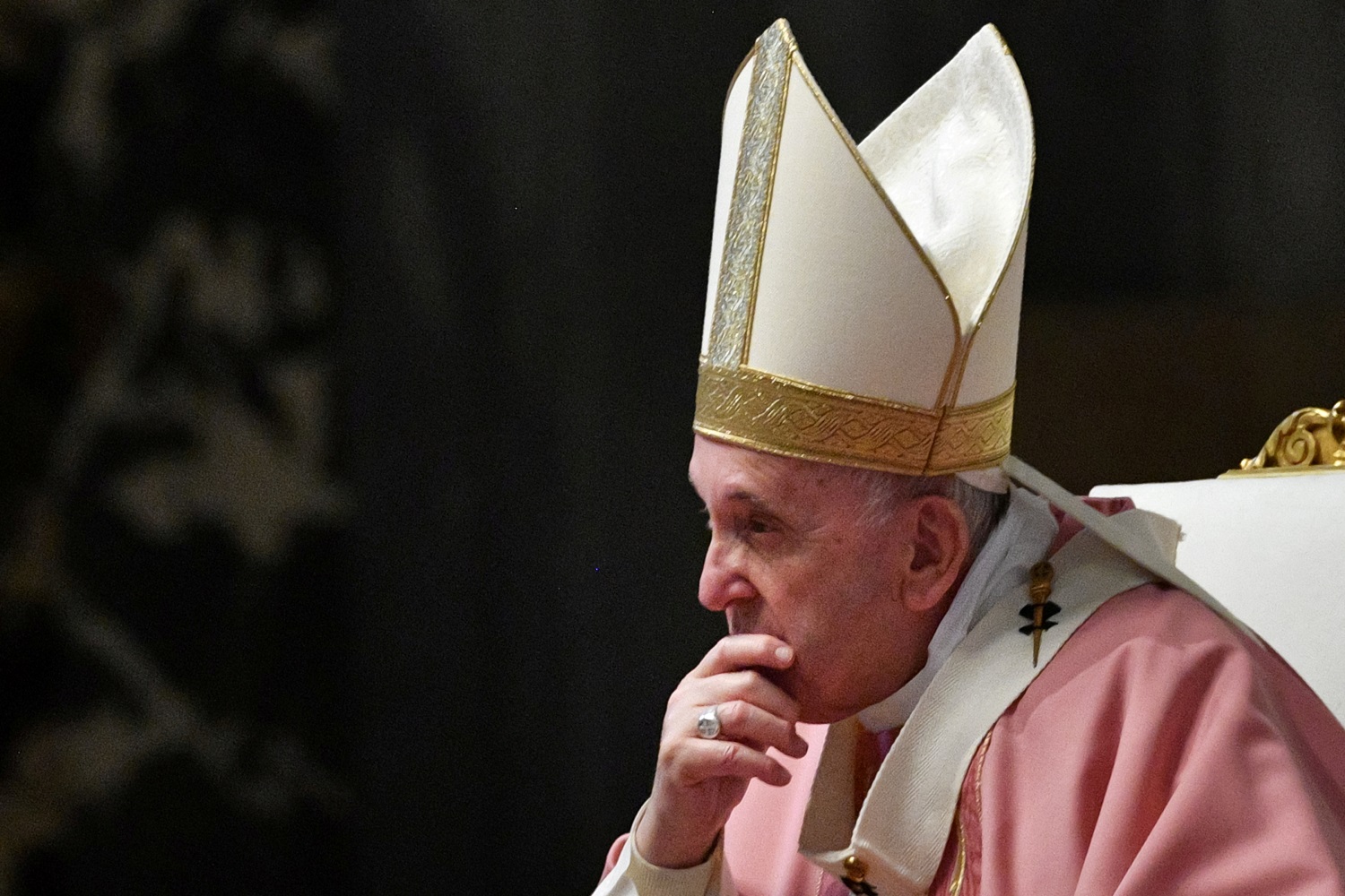 El papa Francisco denuncia que las mafias están explotando la pandemia