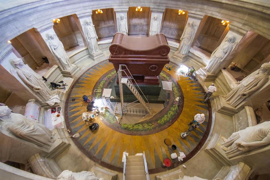 Francia restaura el mausoleo de Napoleón para el bicentenario de su muerte
