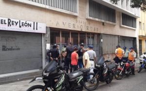 Fuera de control: Colectivos intentan invadir hasta los edificios del chavismo en Caracas (Fotos y video)