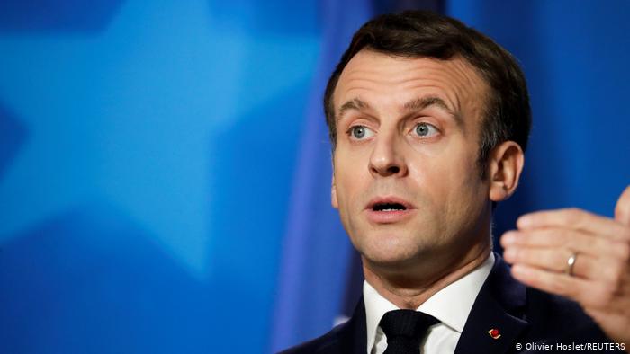 Macron urge a acelerar la vacunación y a potenciar el teletrabajo