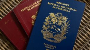 ¿Qué necesitan los hijos de venezolanos nacidos en el exterior para ingresar y salir al país?