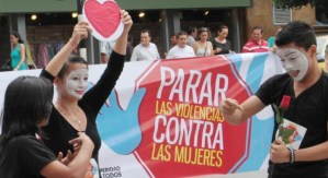 “Había llegado y la comida no estaba lista”: Abogado intentó justificar golpiza a mujer en Colombia