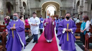 Merideños celebraron la misa de las batas blancas en honor a los médicos venezolanos (VIDEO)