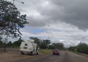Reportaron tránsito limitado y presencia de varias alcabalas en Guayana este #15Mar