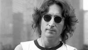 El día que John Lennon dijo que los Beatles eran más populares que Jesús: polémica, amenazas de muerte y hogueras públicas