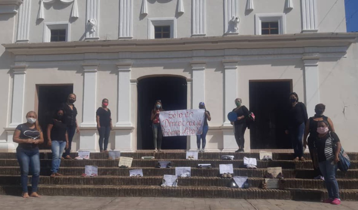 Mujeres de VP Cojedes alzaron su voz en contra del feminicidio este #20Mar