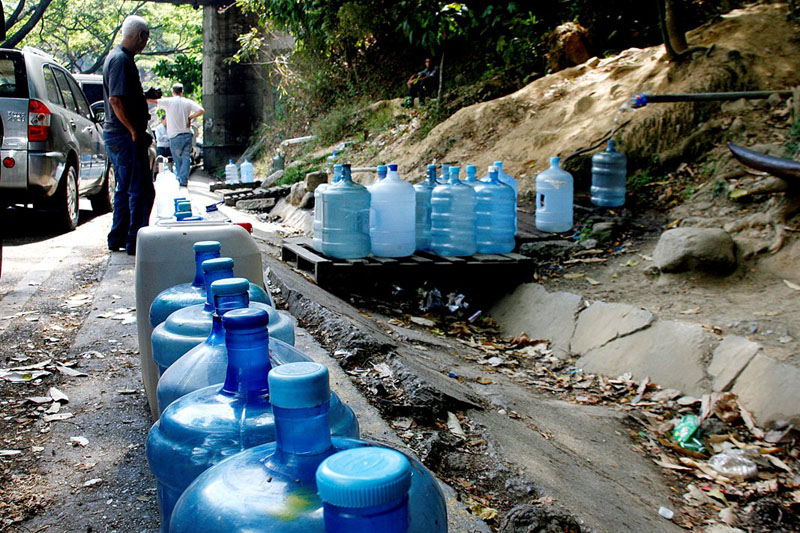 Red de Mujeres por el Agua: La propuesta de Monitor Ciudad para supervisar el suministro del servicio en el país