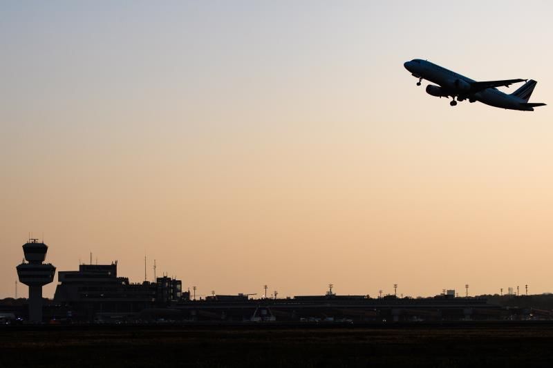 Un avión de Air France aterrizó de emergencia en Bulgaria por pasajero agresivo
