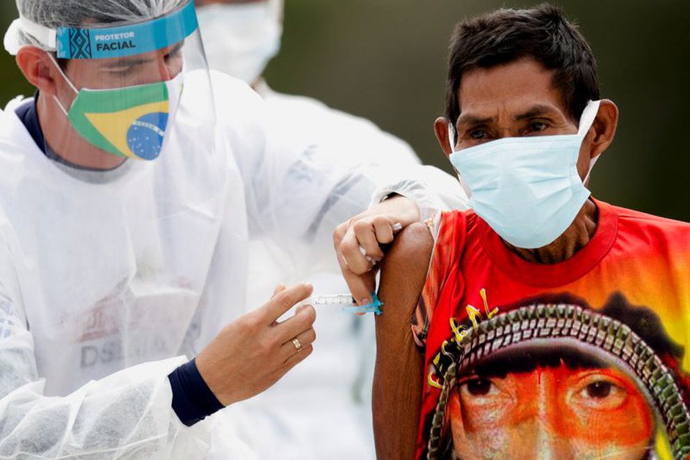 Brasil apuesta por la vacunación para controlar la pandemia en el segundo semestre del año