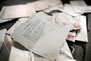Cartas halladas en un desván revelan inquietantes similitudes entre Hitler y su padre