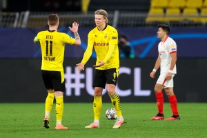 Doblete de Haaland mandó al Borussia Dortmund a cuartos tras sacar al Sevilla