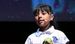 Adhara, la niña genio mexicana con IQ mayor al de Einstein, pidió ayuda a Guillermo del Toro para poder ir a la Nasa