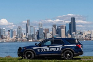 Arrestaron a una mujer en Seattle después de que su bebé fuera encontrado muerto en el basurero