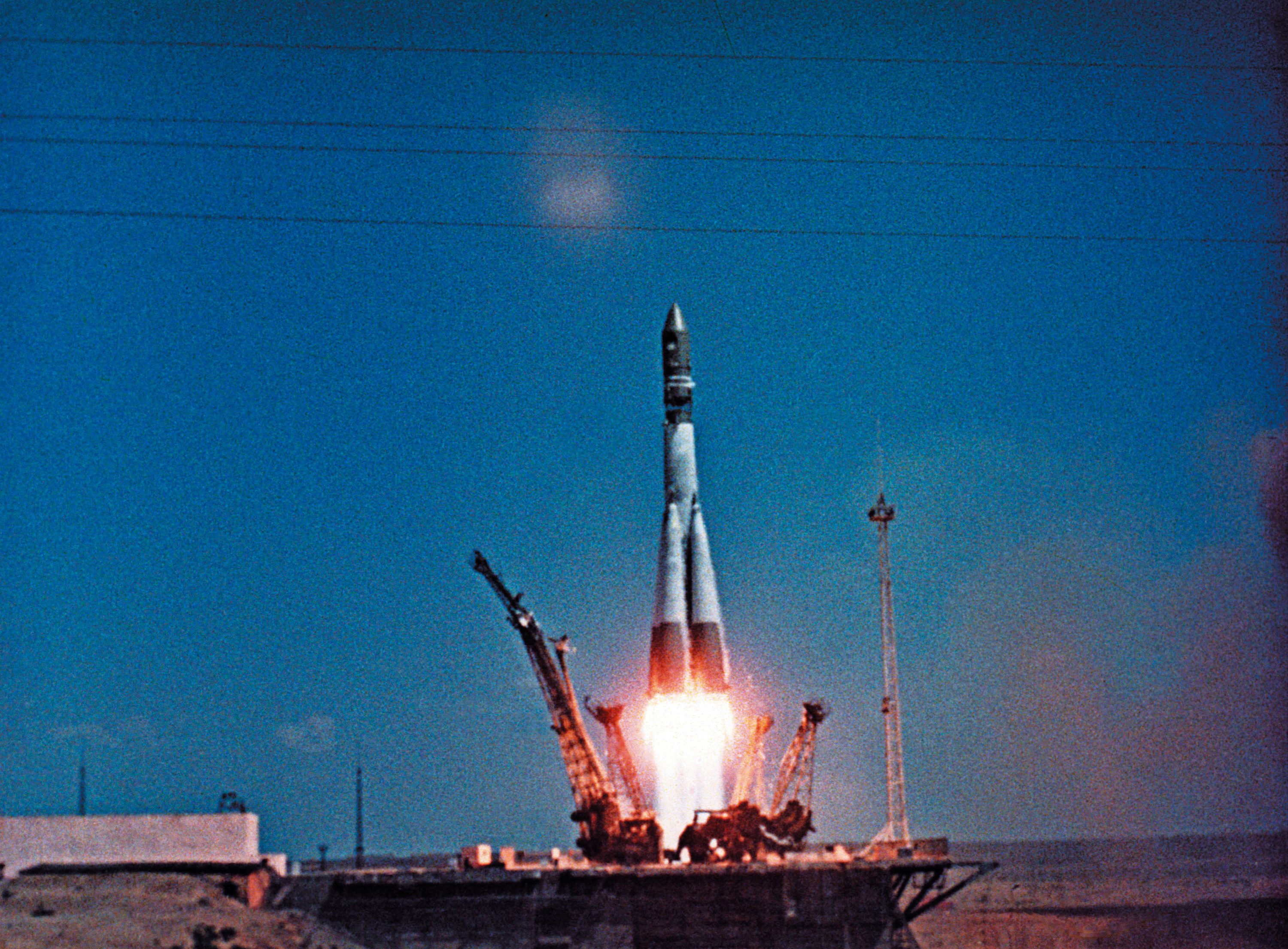 Первый корабль полетевший в космос. Космический корабль Восток Юрия Гагарина 1961. Ракета Юрия Гагарина Восток-1. Первый космический корабль Гагарина Восток 1.