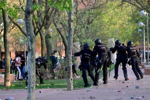 Manifestantes y policías protagonizaron disturbios en Madrid que dejaron cuatro detenidos y 35 heridos