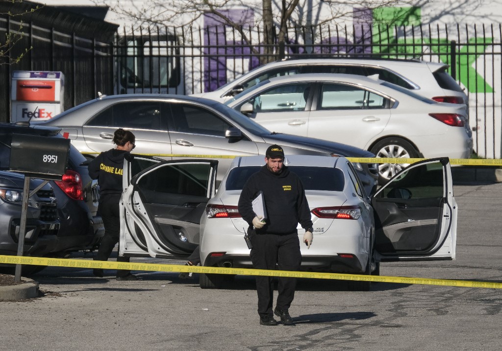 El autor del tiroteo en Indianápolis aún no ha sido identificado: El FBI registra la casa de un sospechoso