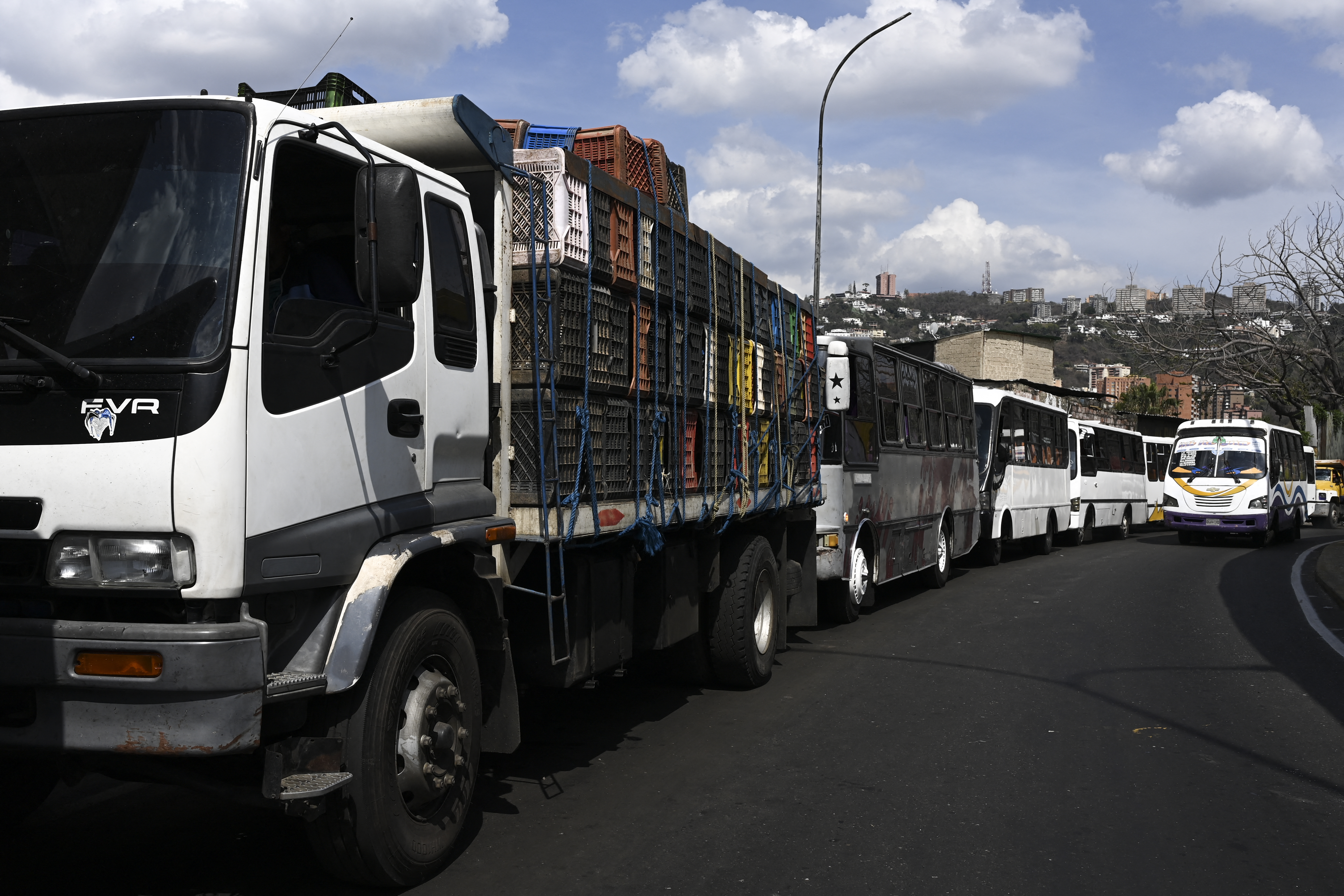 Transportistas en Venezuela son víctimas de extorsión en puestos viales