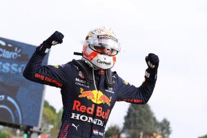 Verstappen consiguió la victoria en un “caótico” GP de Imola